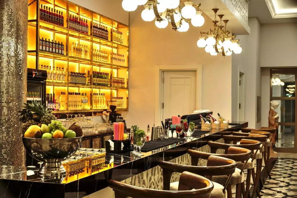 هتل سانیز افس رویال پالاس ریزورت اند اسپا